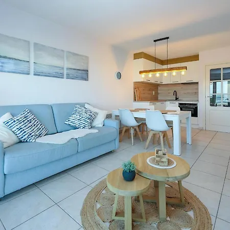 Awesome In With Kitchen * Ostend