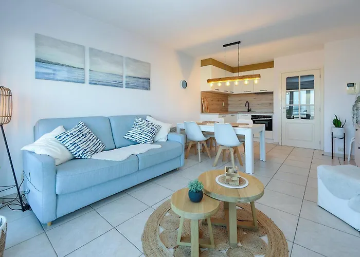 Lovely In * Oostende